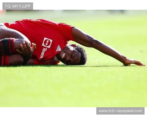 曼联左后卫马拉西亚时隔近一年再次为球队出场